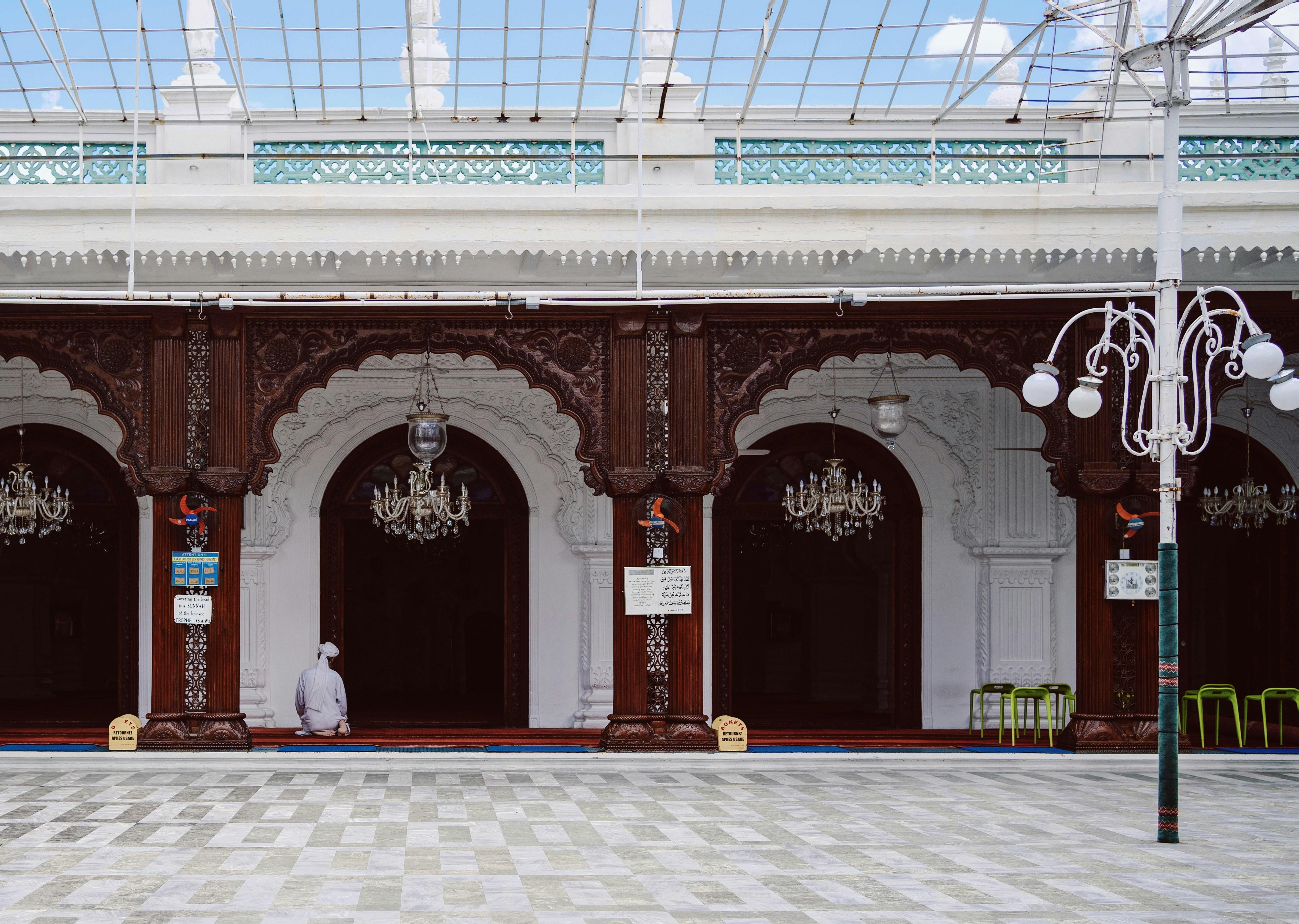 Timeless Themes: The Relevance of Annie Hall in Modern Relationships